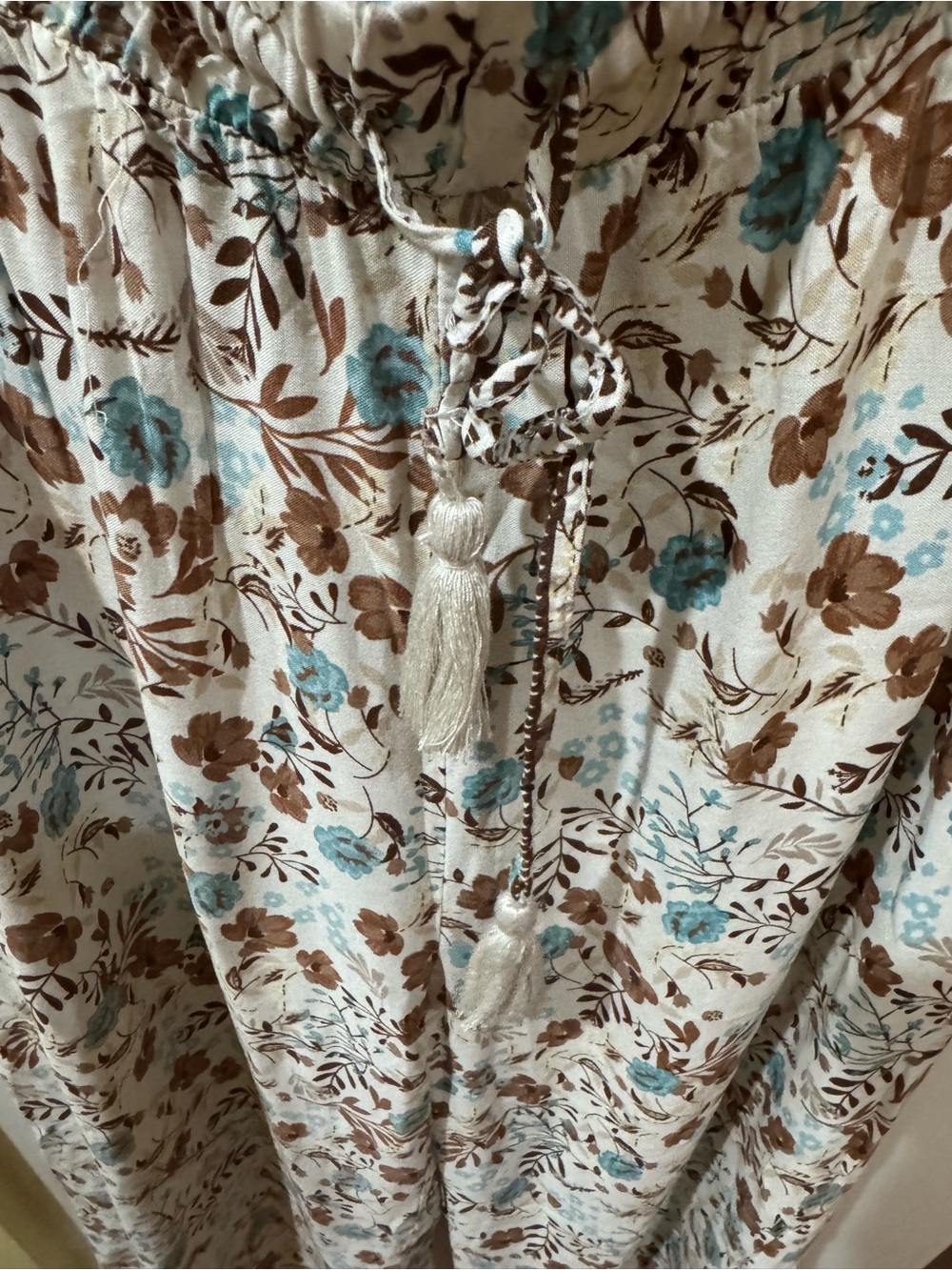 New Look Floral Wide-Leg Pants in Cream, Brown & Teal - Picture 2 of 5